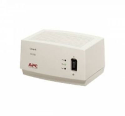 APC Line-R 600 regulátor napětí komb. se síťovým filtrem