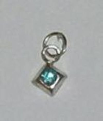 Čtvercoidní stříbrný přívěsek s umělým modrým kamínkem