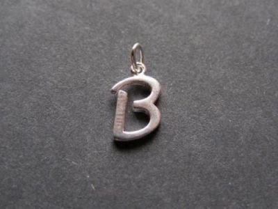 Stříbrný přívěsek - písmenko B