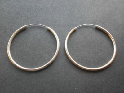 Stříbrné kruhové náušnice