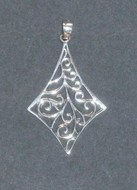 Zdobený čtyřúhelník - stříbrný přívěsek