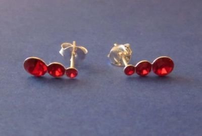 Červená trojka - náušnice stříbrné