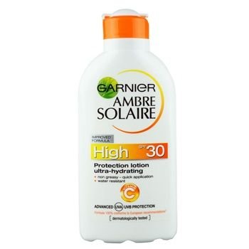 Garnier Ambre Solaire mléko na opalování SPF 30 (Protection Lotion Ultra-hydrating) 200 ml