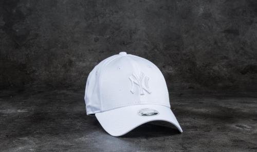 New Era 9Forty Women Essential New York Yankees Cap White Univerzální velikost