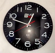 Černé rádiem řízené nástěnné hodiny BUD-IN C1704