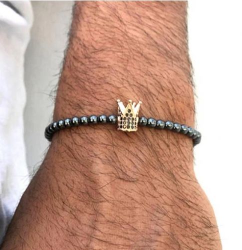 Stylový náramek na ruku s korunkou
