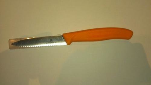 Nůž na zeleninu Victorinox vlnitý 8 cm 6.7636 Barva: oranžová
