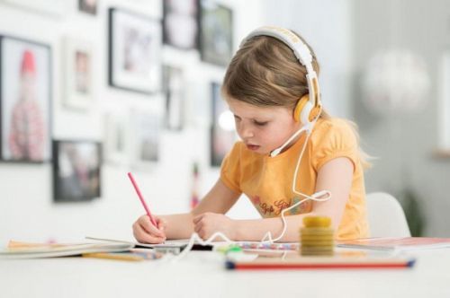 BuddyPhones School+ dětská sluchátka s mikrofonem, žlutá
