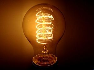 Žárovka Sebbi A21 40W E27