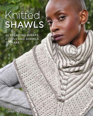 Knitted Shawls: 26 Relaxing Wraps, Cowls and Shawls (Boggis Christine)(Paperback / softback)