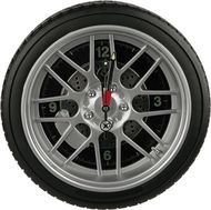 Svítící hodiny pneumatika