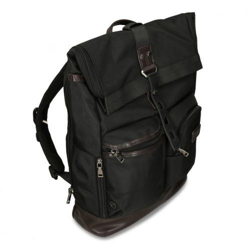 Černý batoh s detaily z hnědé koženky