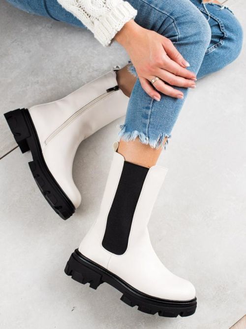 Exkluzívní bílé dámské  kotníčkové boty na plochém podpatku