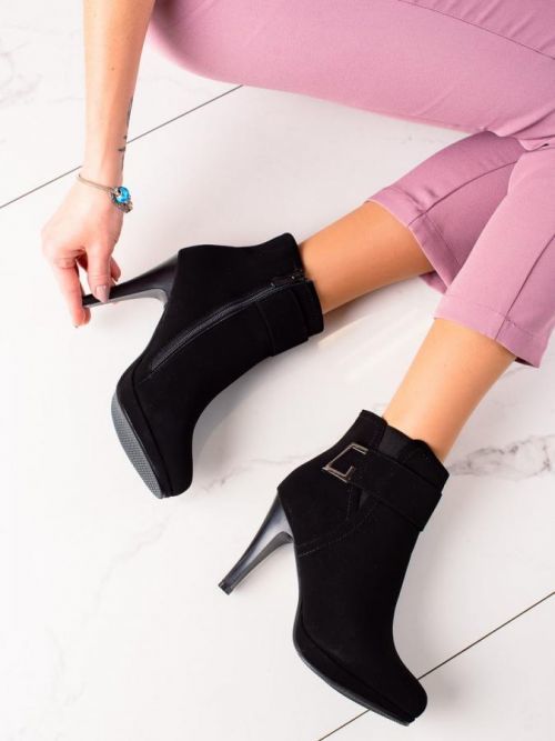 Exkluzívní  kotníčkové boty dámské černé na jehlovém podpatku