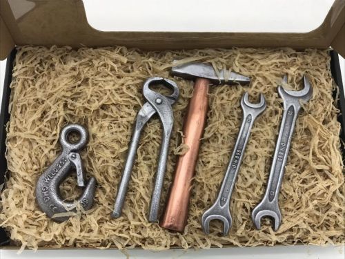 Čokoládové nářadí - Sada nářadí s kladivem č. 8 - Čokolandia