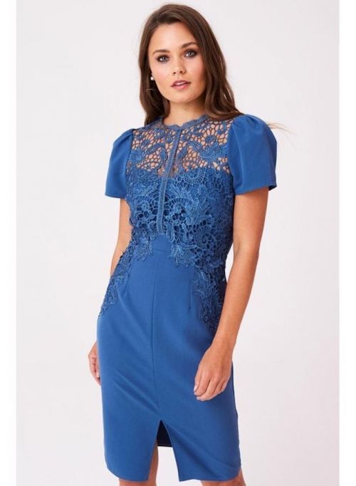 Modré šaty s háčkovanou krajkou