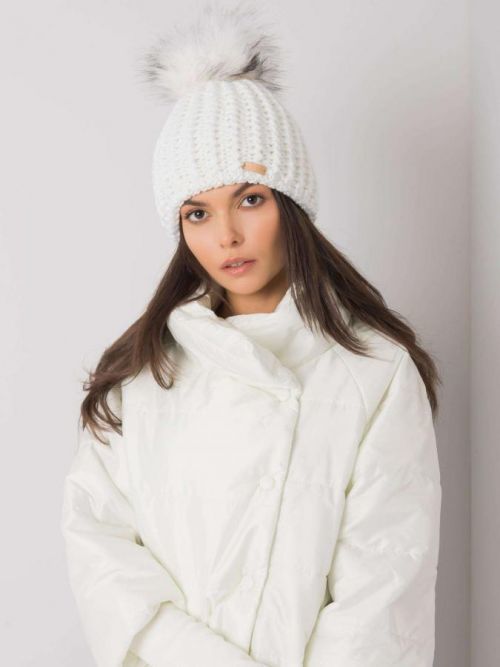 BÍLÁ PLETENÁ ČEPICE JK-CZ-33.17-WHITE Velikost: ONE SIZE