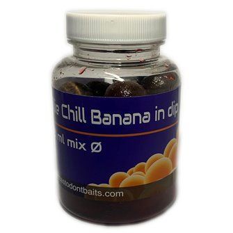 Mastodont Baits - Boilies Chill Banana v dipu 150ml mix průměrů-BM01042