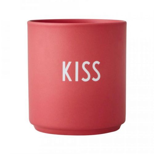 Červený porcelánový šálek Design Letters Kiss, 300 ml