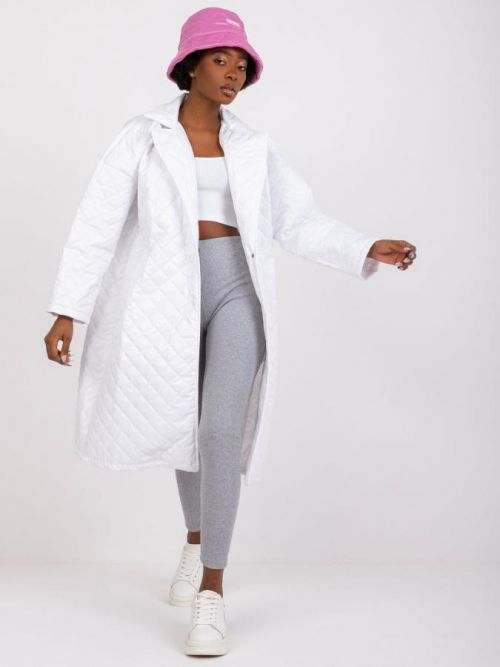 BÍLÝ PROŠÍVANÝ KABÁT SOFIA -EM-PL-655.91-WHITE Velikost: S