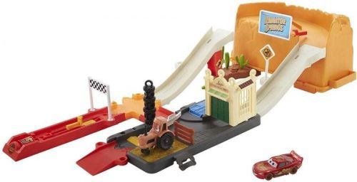 Mattel Cars Přenosný závodní herní set HDN02