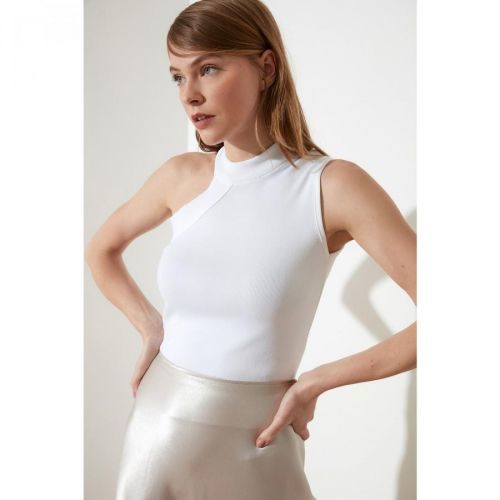 Dámský top Trendyol Cut-Out Detailed