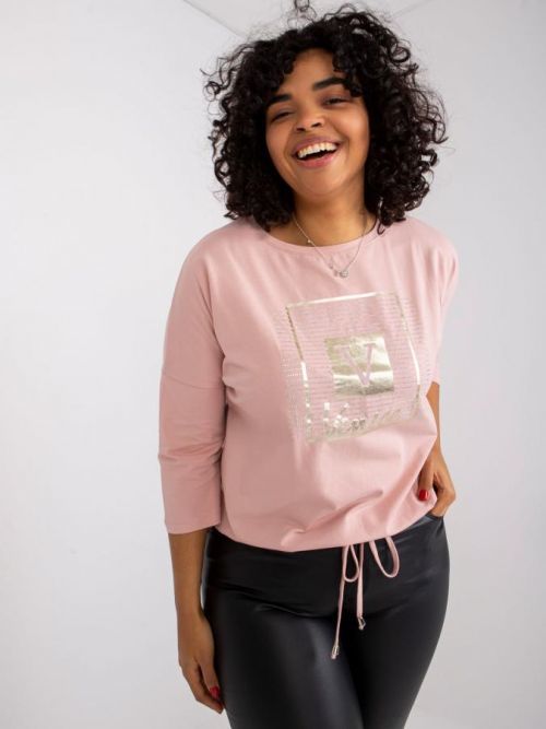 PUDROVÉ  TRIČKO ROXANNE S POTISKEM 