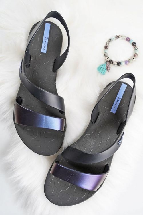 Černě nízké gumové sandály Vibe