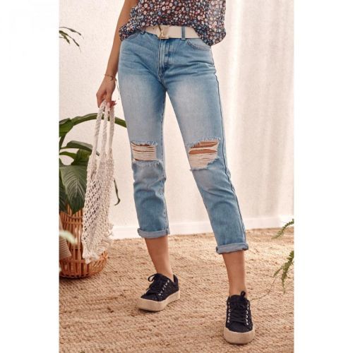 Jeans with holes at the knees