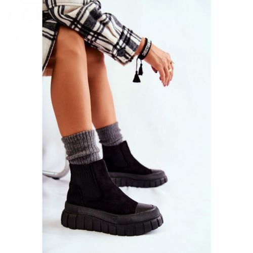 Fashionable Slip-On Boots On The Platform Black Jenna