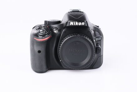 Nikon D5200 tělo bazar