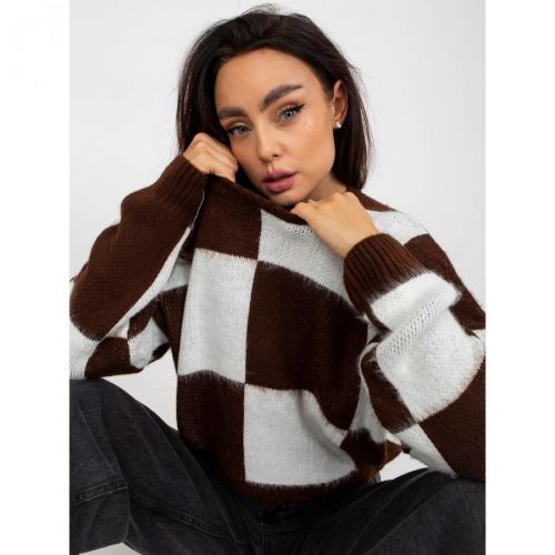 Loose brown and white classic sweater with squares