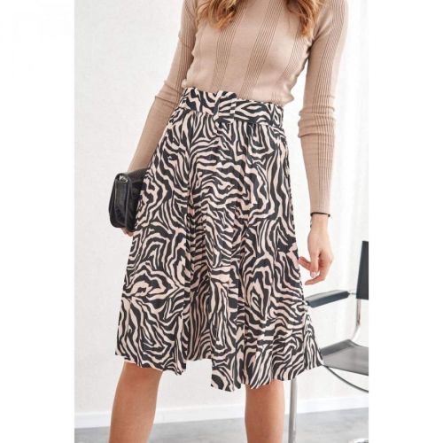 Pleated skirt with a belt in black and beige
