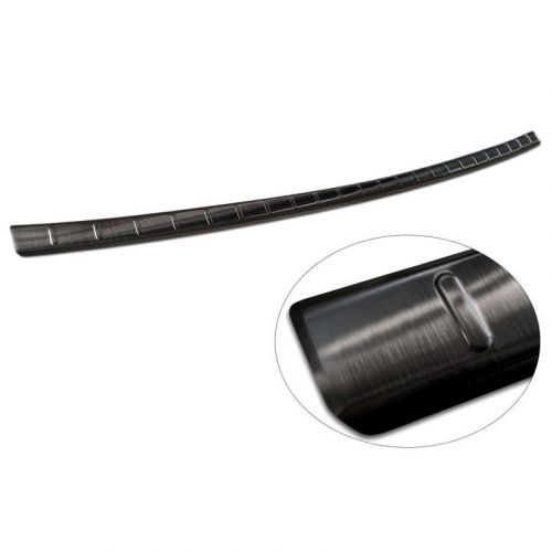 Ochranná lišta hrany kufru Suzuki S-Cross 2022- (tmavá, matná)