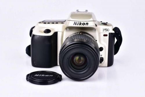 Nikon F50 + 35-80 mm bazar