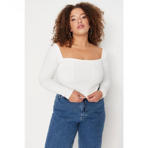 Trendyol Curve Ecru Stitch Detailed Knitted Blouse
