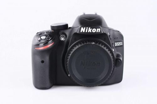 Nikon D3200 tělo bazar