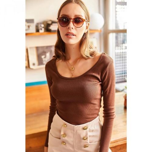 Olalook Women's Bitter Brown Wide Collar Camisole Blouse