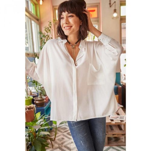 Olalook Women's White Pocketed Loose Shirt