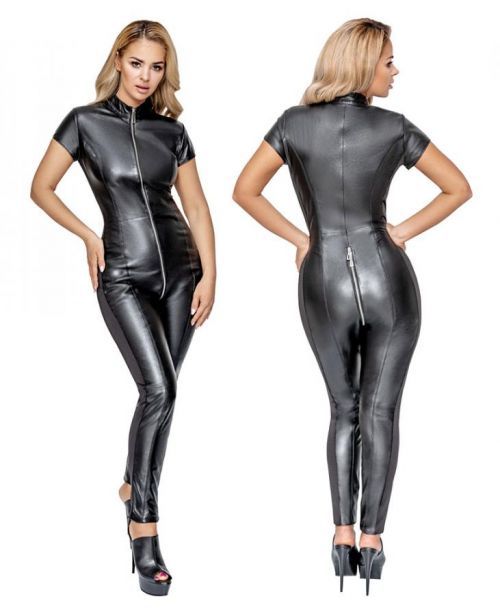 Kožený catsuit s krátkými rukávy