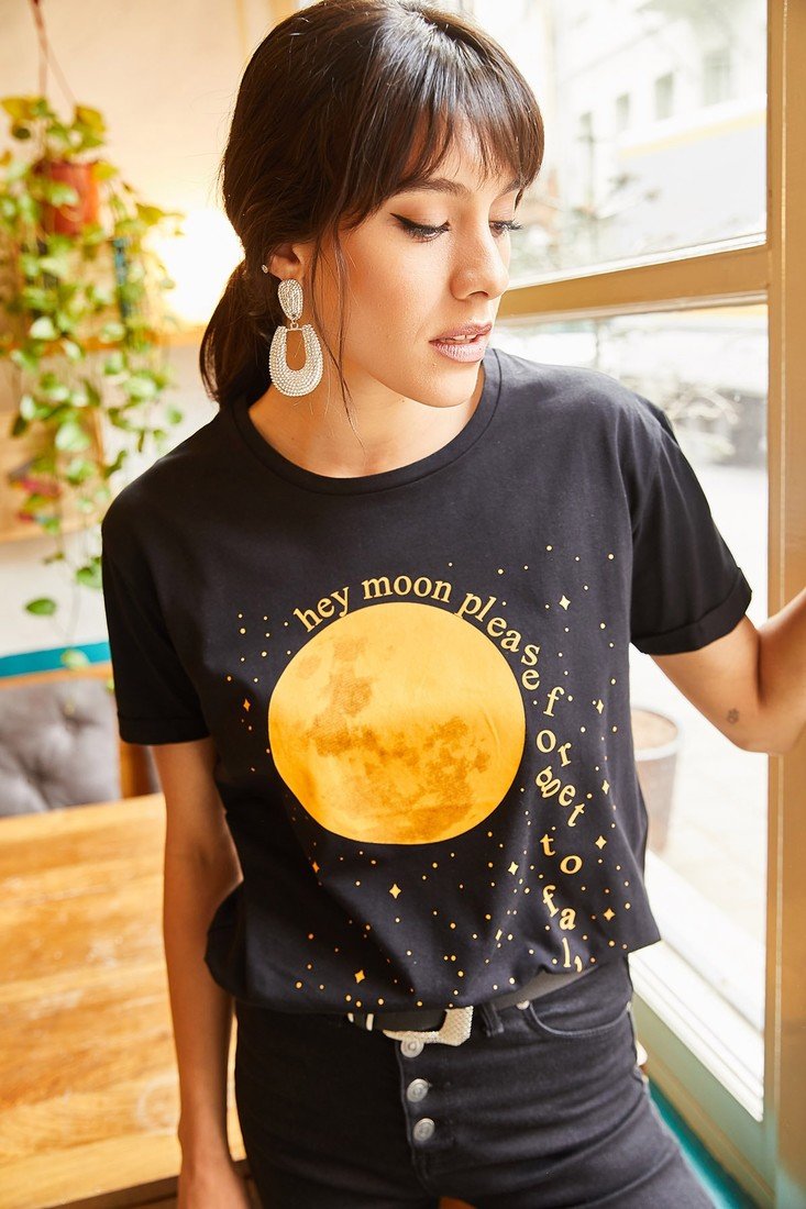 Olalook Women's Black Moon T-shirt