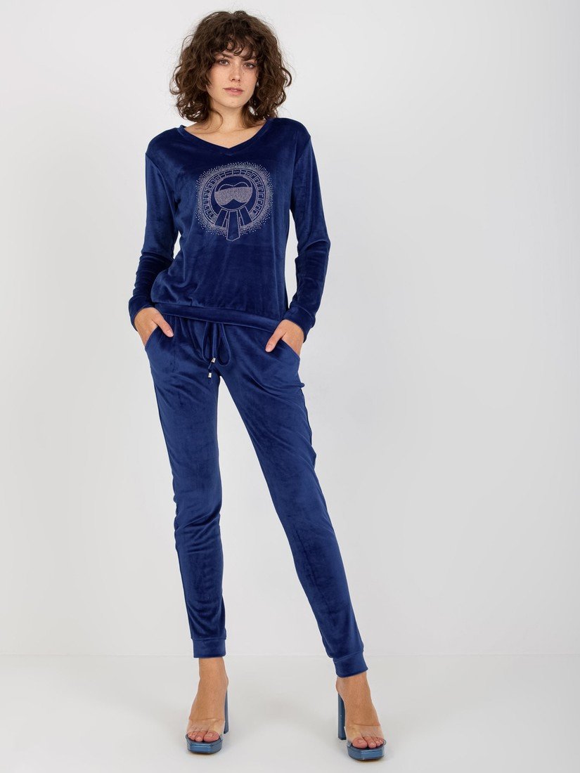 Women's cobalt velor set with an appliqué