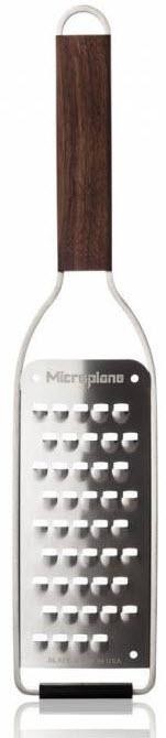 Microplane Master hrubé struhadlo s dřevěnou rukojetí 43308