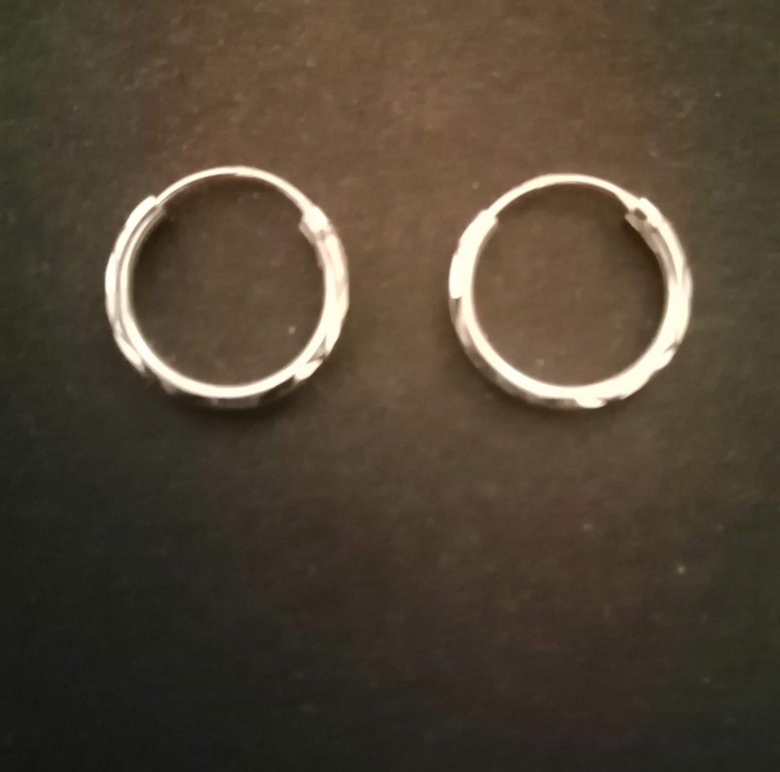 Malé stříbrné mírně vroubkované náušnice kruhové - 1,5cm průměr