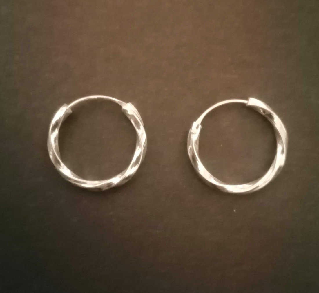 Stříbrné kruhové náušnice mírně vroubkované - 1.9cm průměr