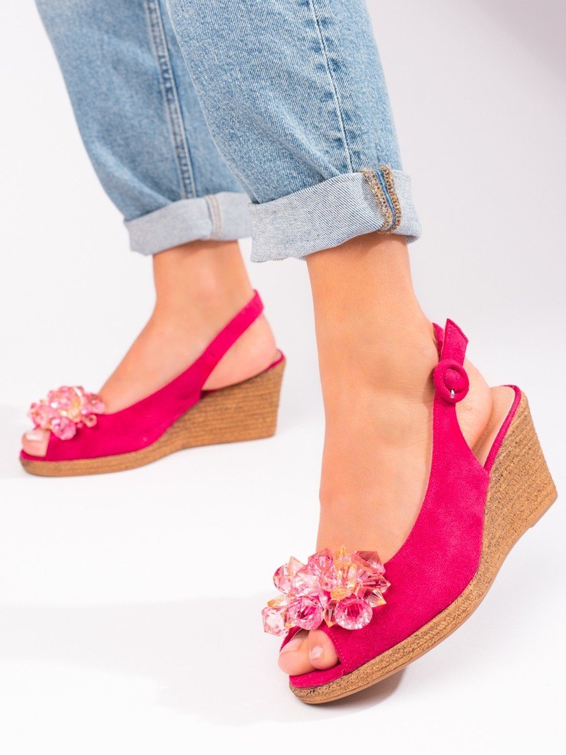 Luxusní růžové dámské  sandály na klínku