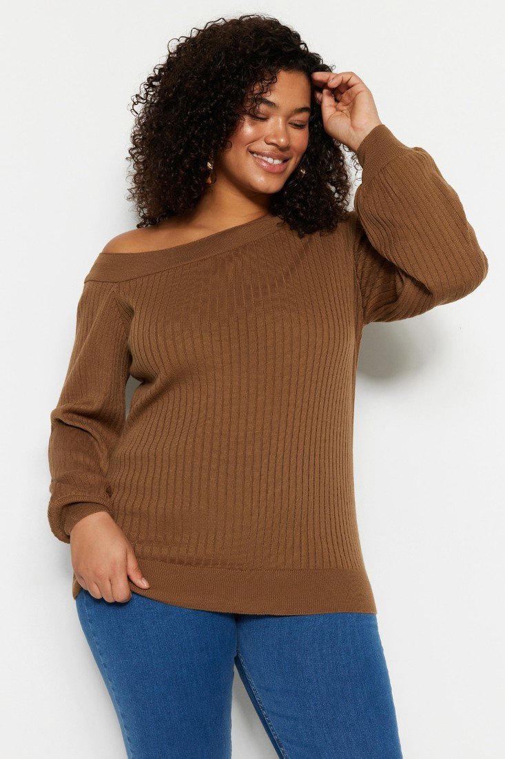 Trendyol Curve Plus Size Sweater - Brown - Regular fit