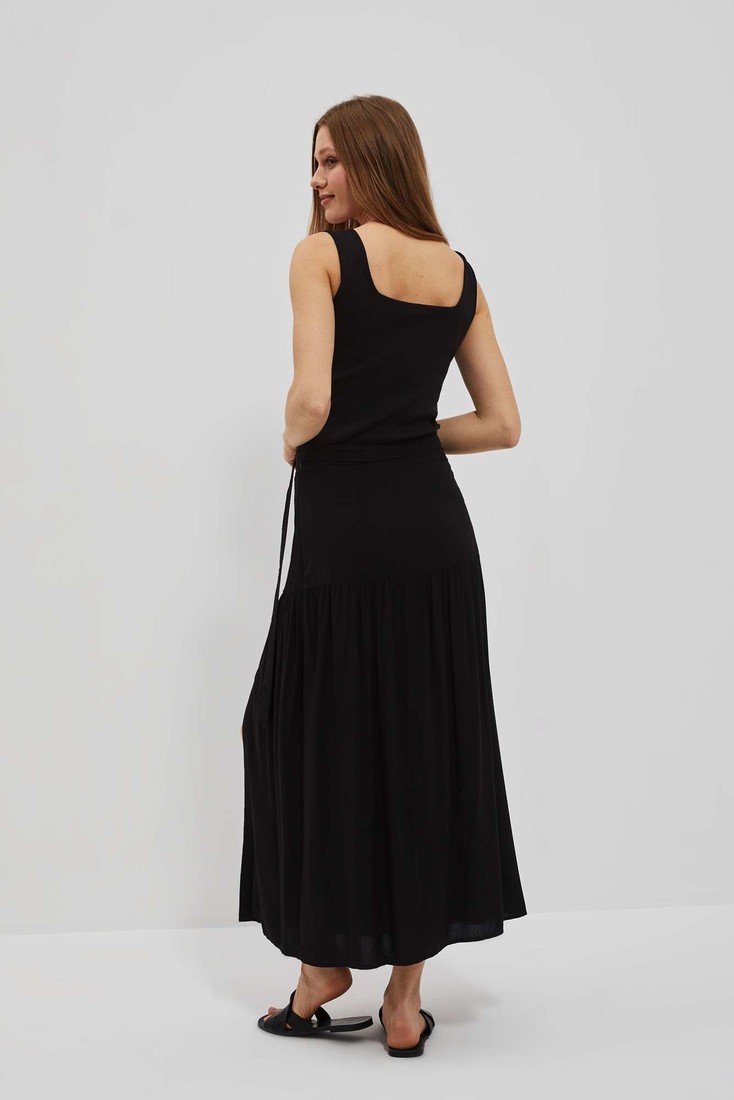 DÁMSKÁ SUKNĚ ČERNÁ