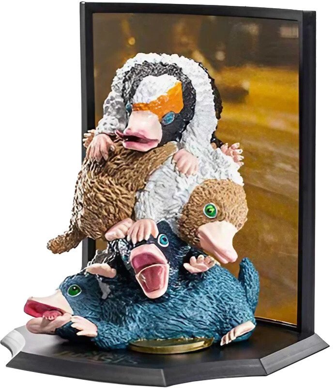 Figurka Fantastic Beasts - Niffler Toyllectible Treasures Diorama - 0849421004255