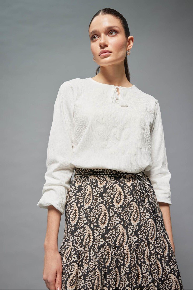 DEFACTO Traditional Regular Fit Crew Neck Long Sleeve T-Shirt